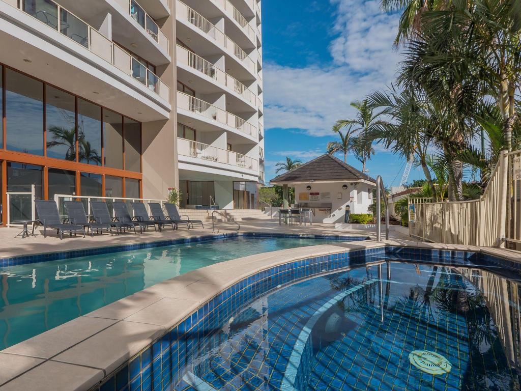 Gold-Coast Broadbeach-Savannah-Resort facility