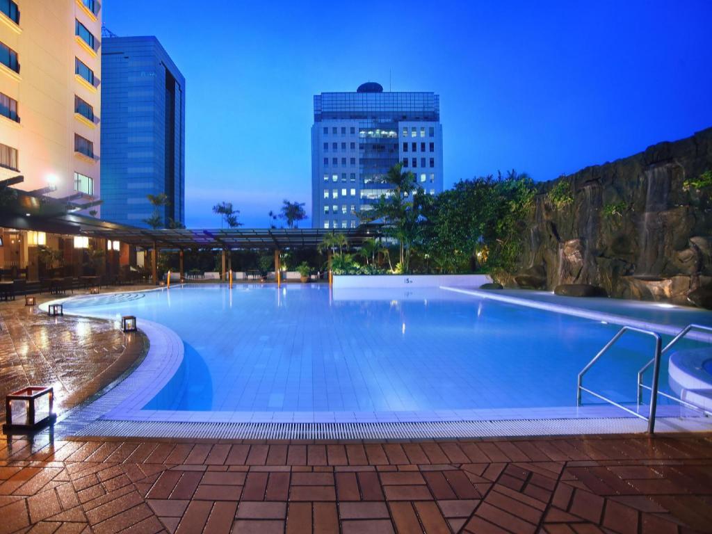 Jakarta Menara-Peninsula-Hotel facility