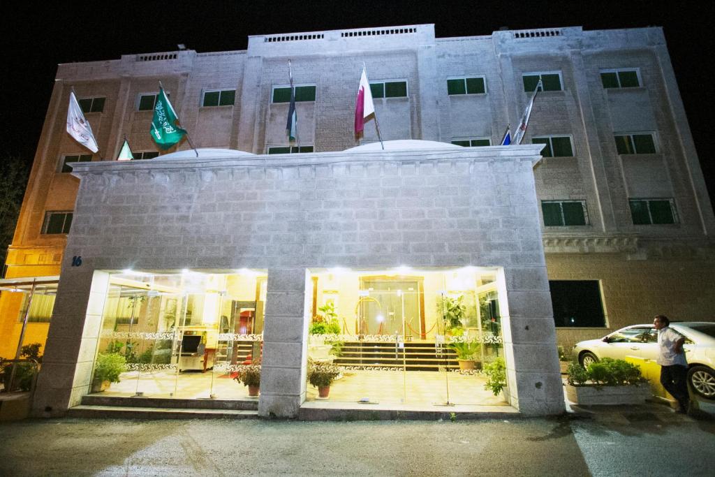 Amman Al-Thuraya-Hotel exterior