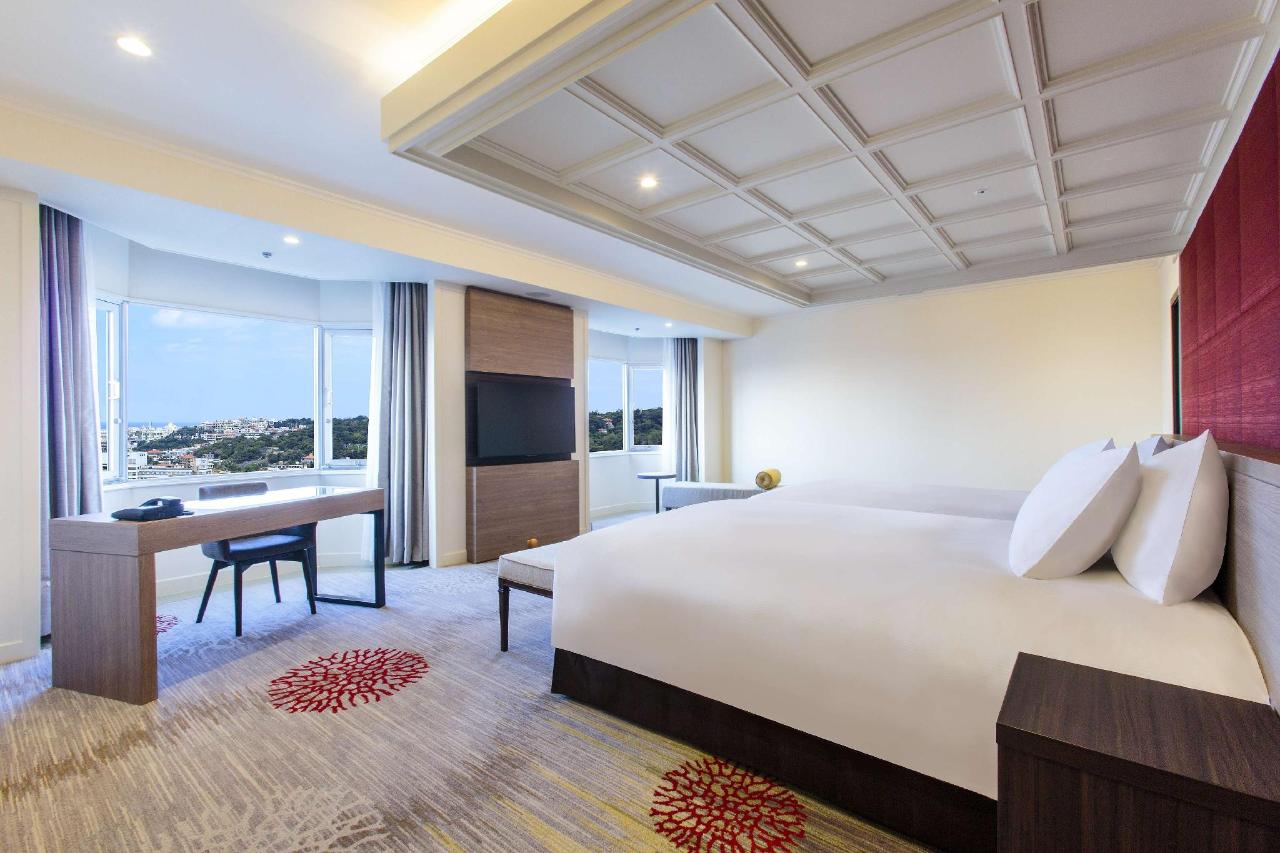 Okinawa-Main-island DoubleTree-by-Hilton-Hotel-Naha-Shuri-Castle interior