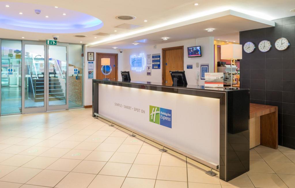 London Holiday-Inn-Express-London-Swiss-Cottage-Hotel facility